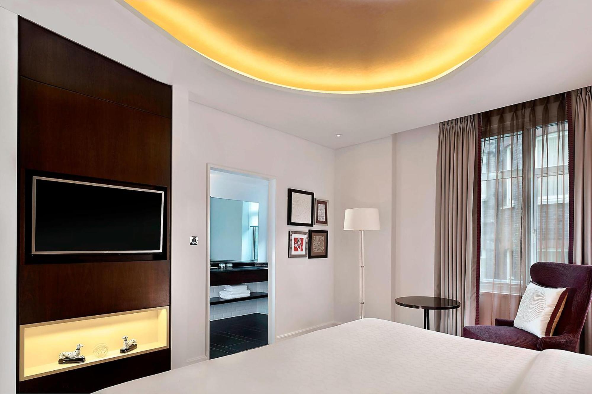 Sheraton Grand London Park Lane Exterior photo A room at the hotel