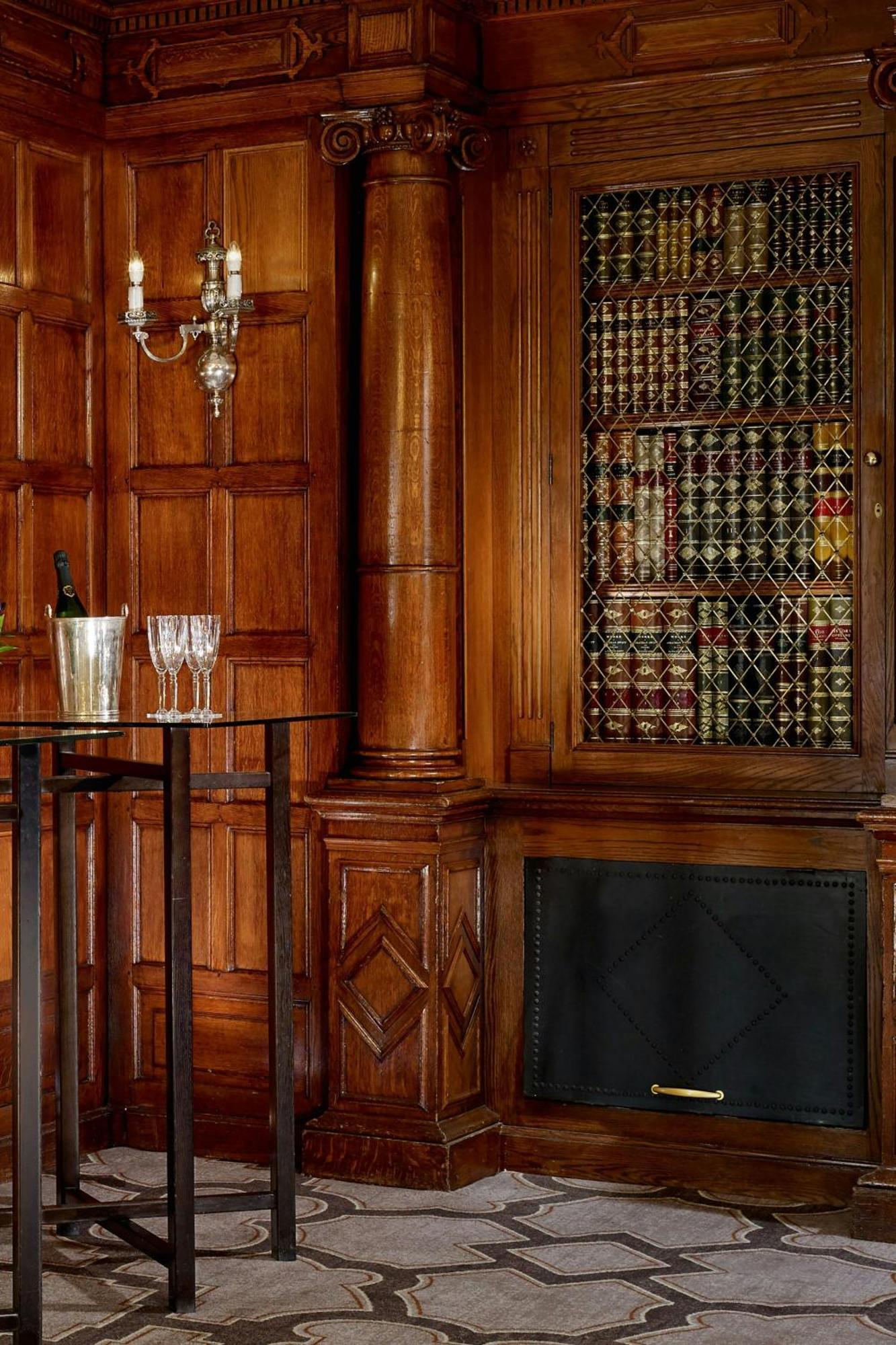 Sheraton Grand London Park Lane Exterior photo The bar at the 21 Club
